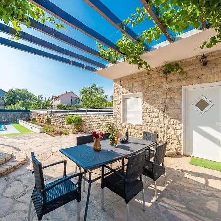 Holiday Marcela With Pool, Zadar County Βίλα